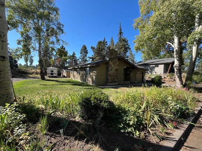 Building Photo - 247