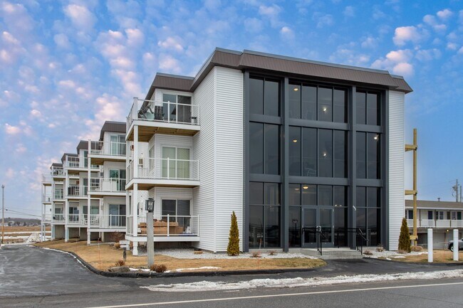 Foto del edificio - 493 Ocean Blvd