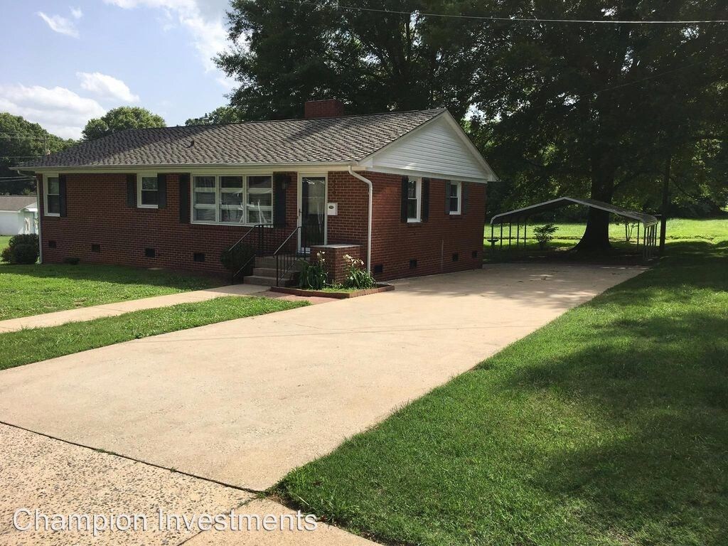 Primary Photo - 3 br, 1 bath House - 110 S. Pink Street