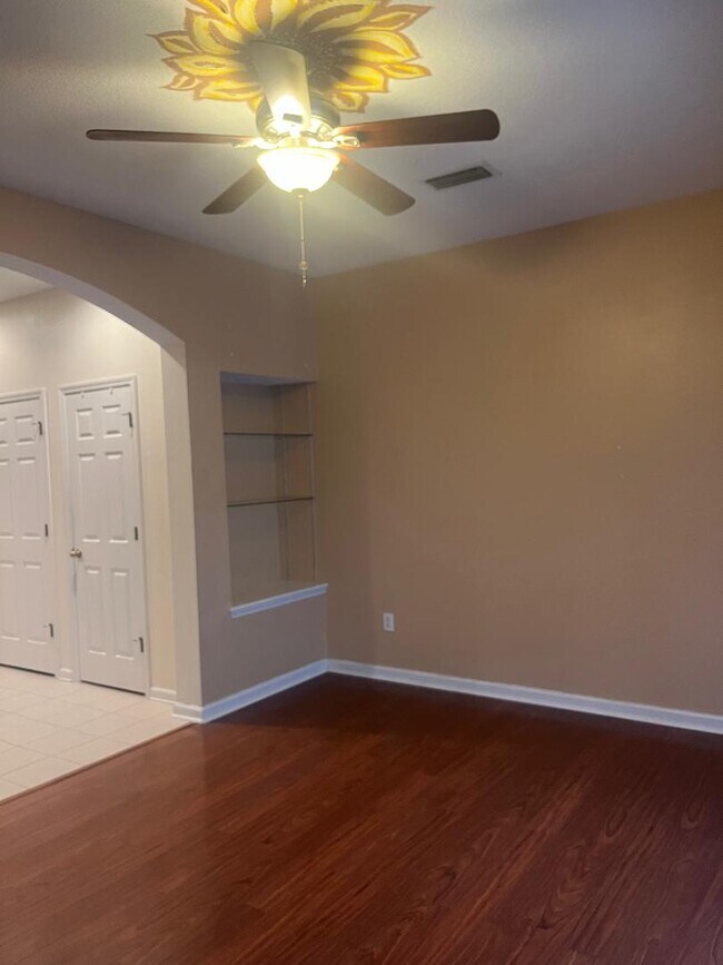 Building Photo - 13001 Surfside Dr
