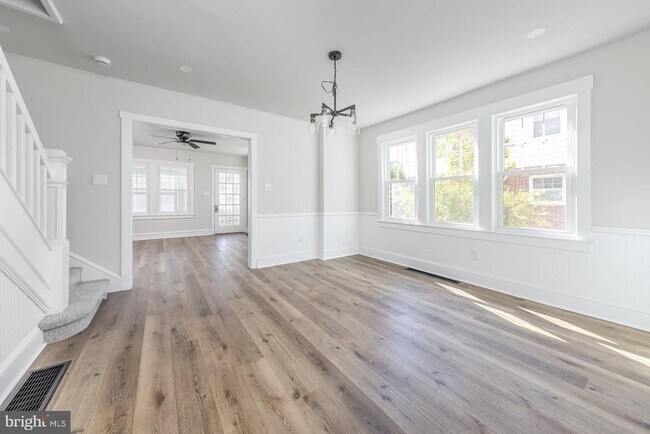 Foto del edificio - 511 Bettlewood Ave