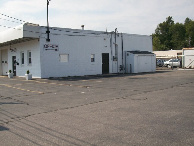 Building Photo - 26 Begonia St