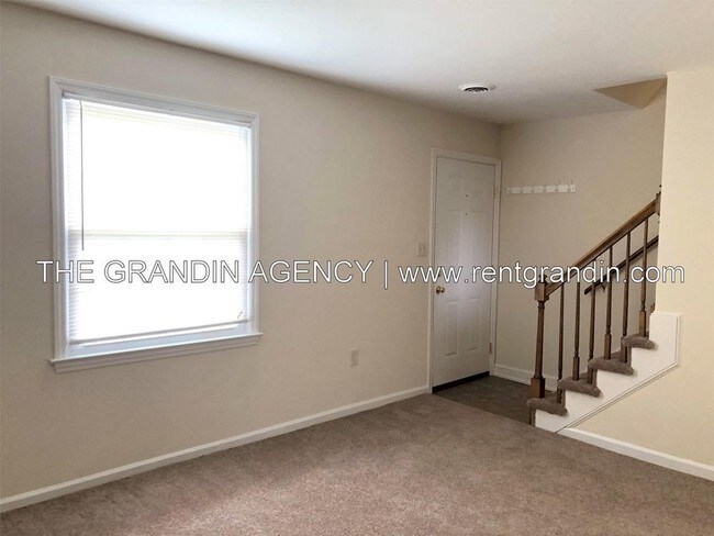 Building Photo - 526 Albemarle Avenue Southeast