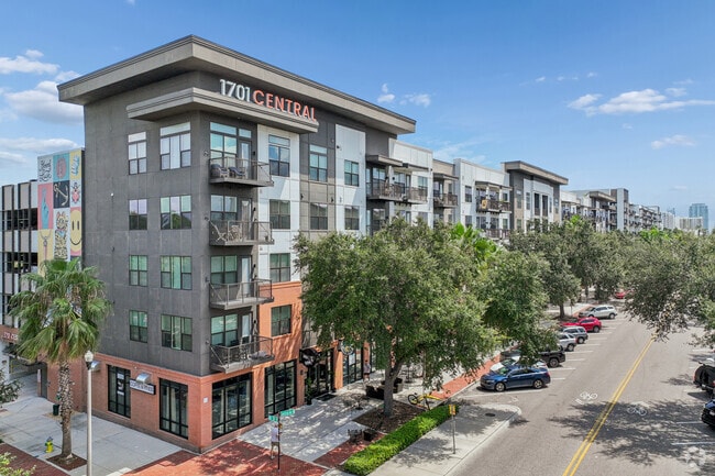 Building Photo - 1701 Central Apartments