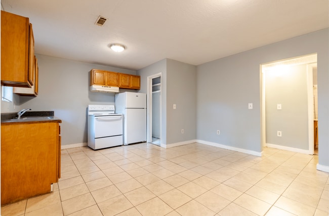 Photo - 1826 Leland St Apartment