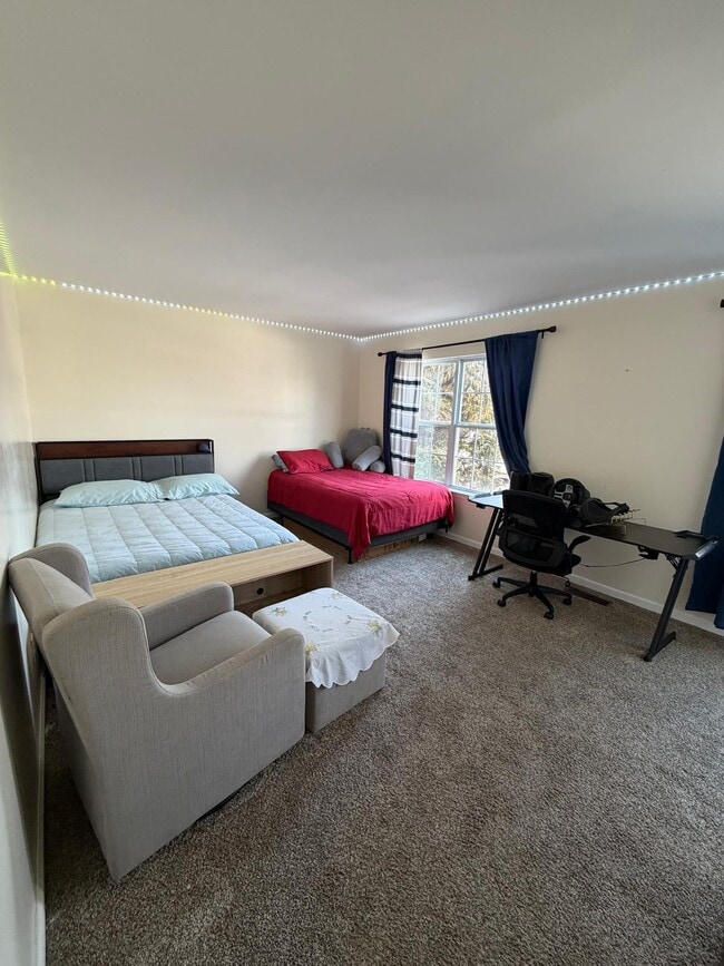 Building Photo - 87 3rd Ave