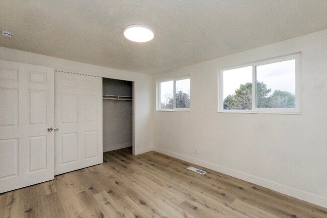 Building Photo - 996 9th St