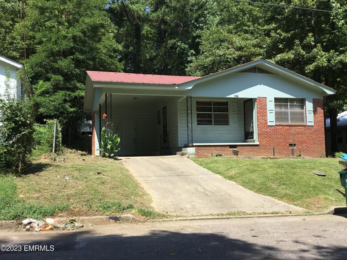2207 13th Ave, Meridian, MS 39301 House Rental in Meridian, MS