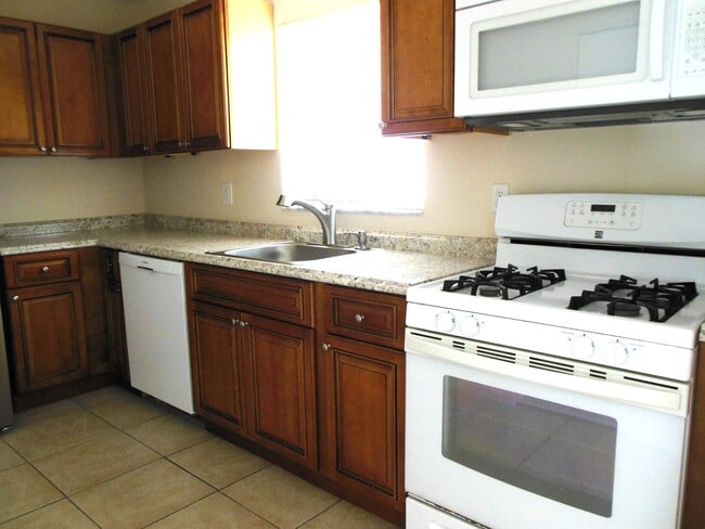 Foto del edificio - 2472 Evergreen Ave