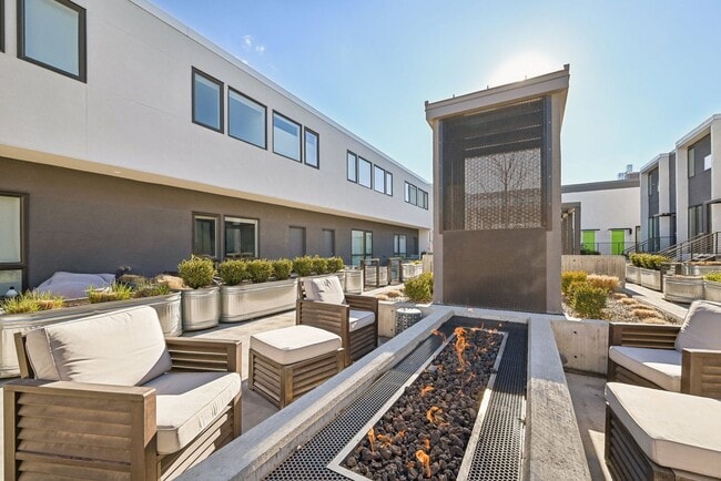 Building Photo - 2BR/2.5BA Condo in Central Ninth | Mountain Views, Solar & Walk to Everything