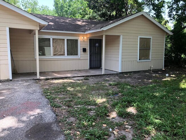 Building Photo - 7637 Springdale St