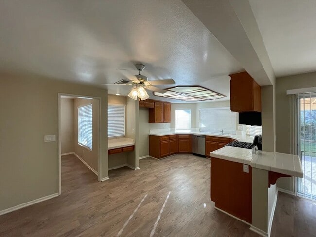Foto del edificio - 41232 Crispi Ln