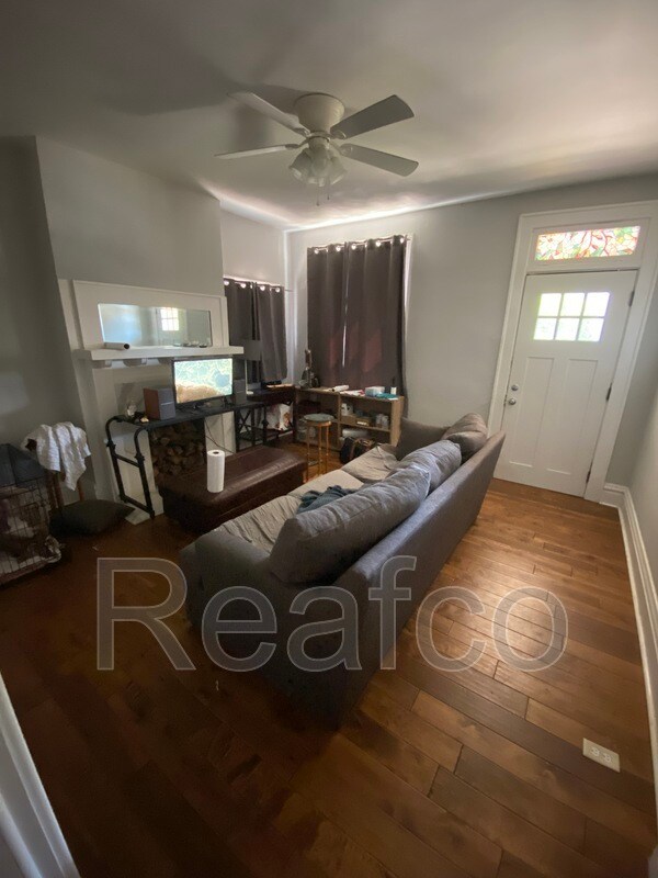 Foto del edificio - 402 E Whittier St