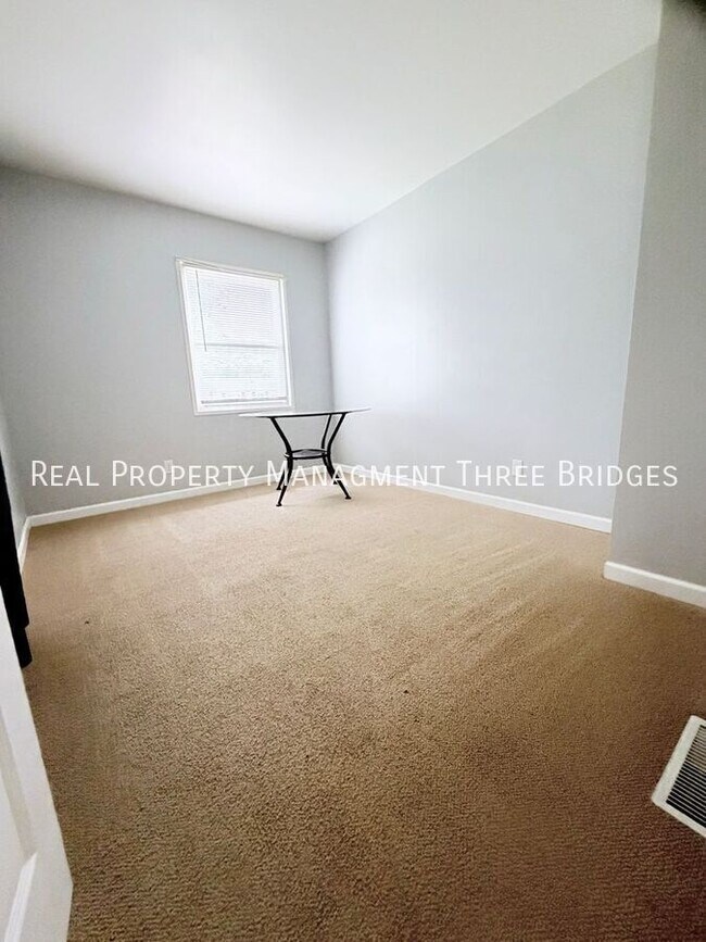 Building Photo - 1725 Fernbrook Dr