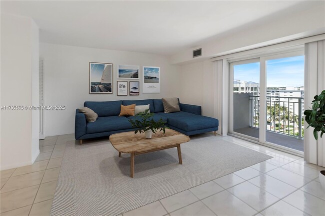 Building Photo - 3215 S Ocean Blvd