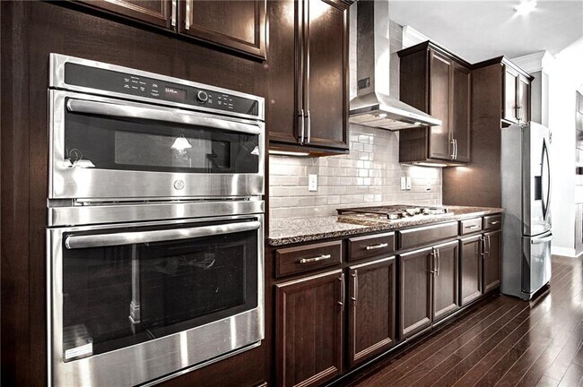 Building Photo - 1808 Samantha Bend
