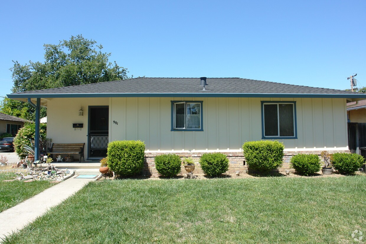 Building Photo - 981 Zarick Dr