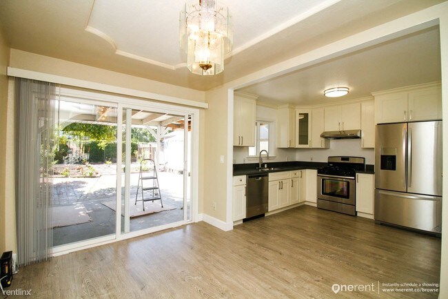 Foto del edificio - 1394 Carlton Ave