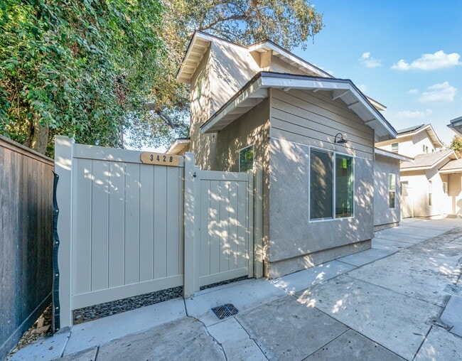 Building Photo - 342 Pasadena Ave