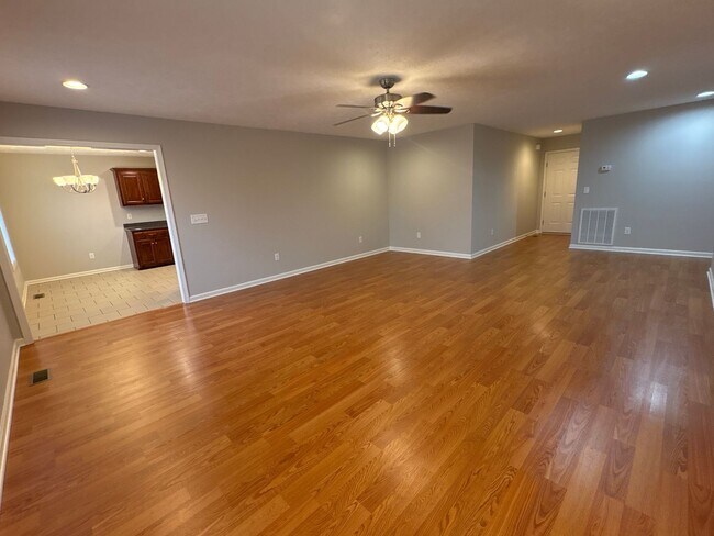 Foto del edificio - Must see! Charming 3 Bedroom/2 Bath Home w...