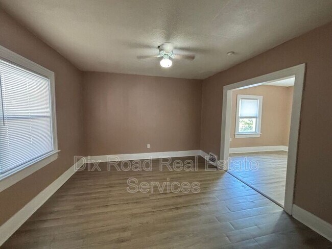 Foto del edificio - 116 Heaton Ave