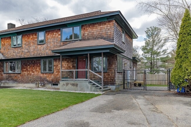 Building Photo - 39-41-41 Neillian St