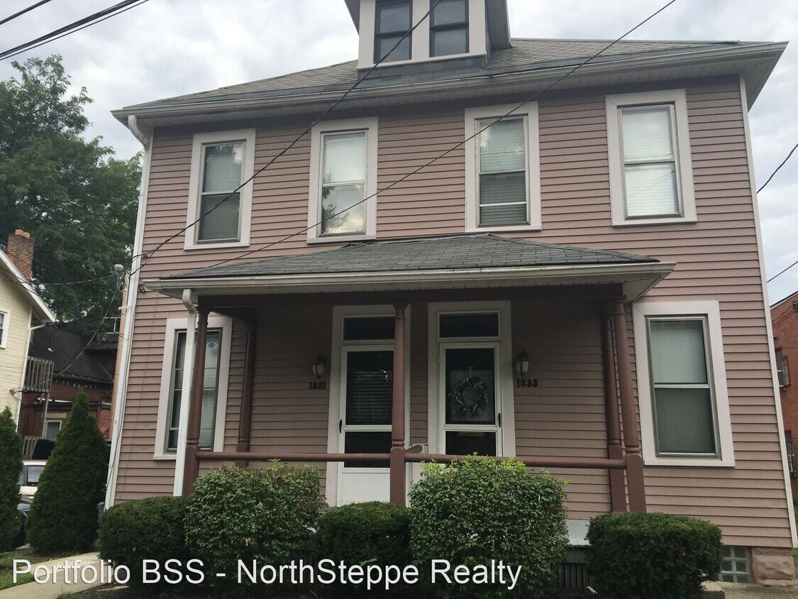 Primary Photo - 1236 Neil Ave