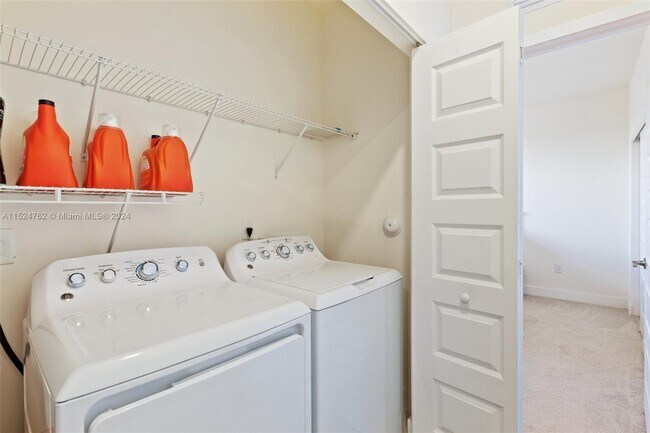Foto del edificio - 8836 NW 161st Ter