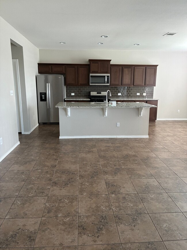 Building Photo - 3651 Sandy Brook Dr