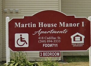 Building Photo - 400 Cadillac St