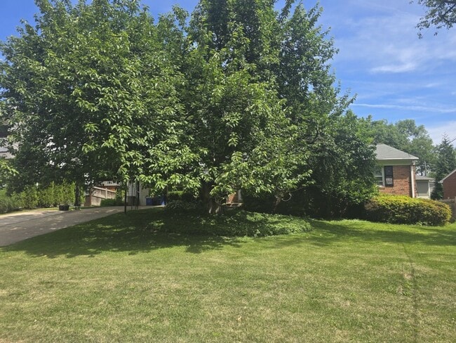 Photo - Spacious 4 Bedroom, 3 Bathroom Home in Close in Bethesda!!