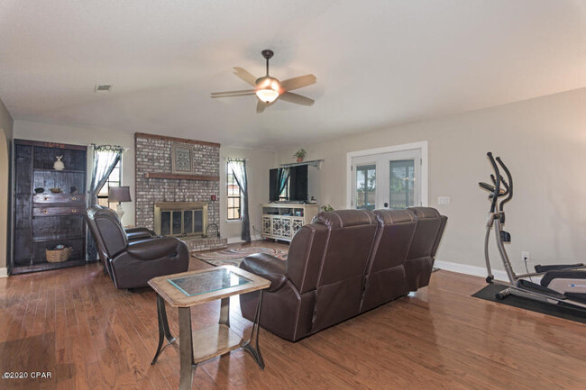 Building Photo - 538 Blue Heron Dr