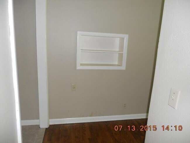 Building Photo - 311 Crestview Dr