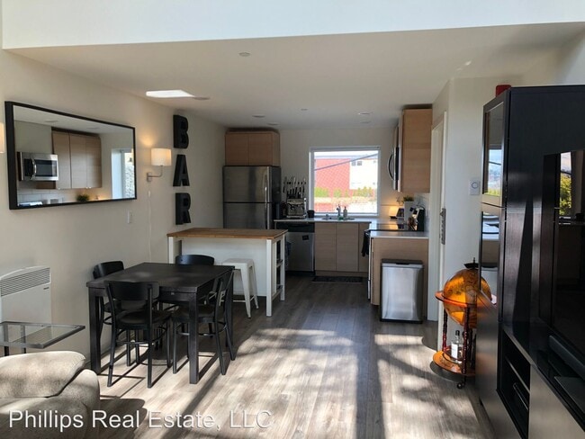 Foto del edificio - 3406 15th Ave W