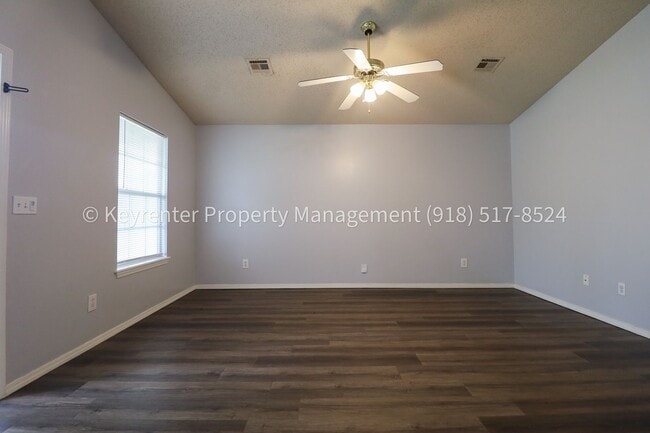 Foto del edificio - 3 Bed | 2 Bath in Owasso!