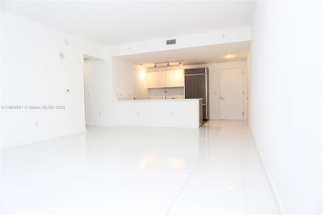 Building Photo - 1100S S Miami Ave