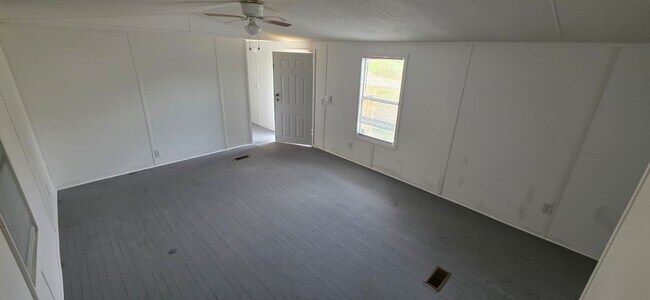 Foto del edificio - 8364 Cedar St