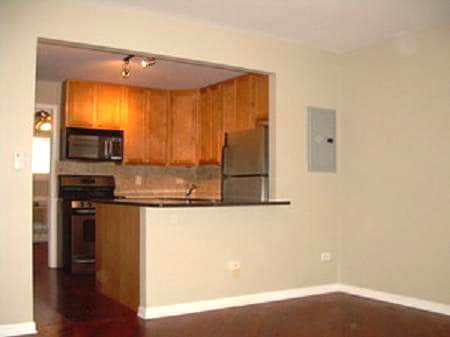 Building Photo - 2530 W Foster Ave