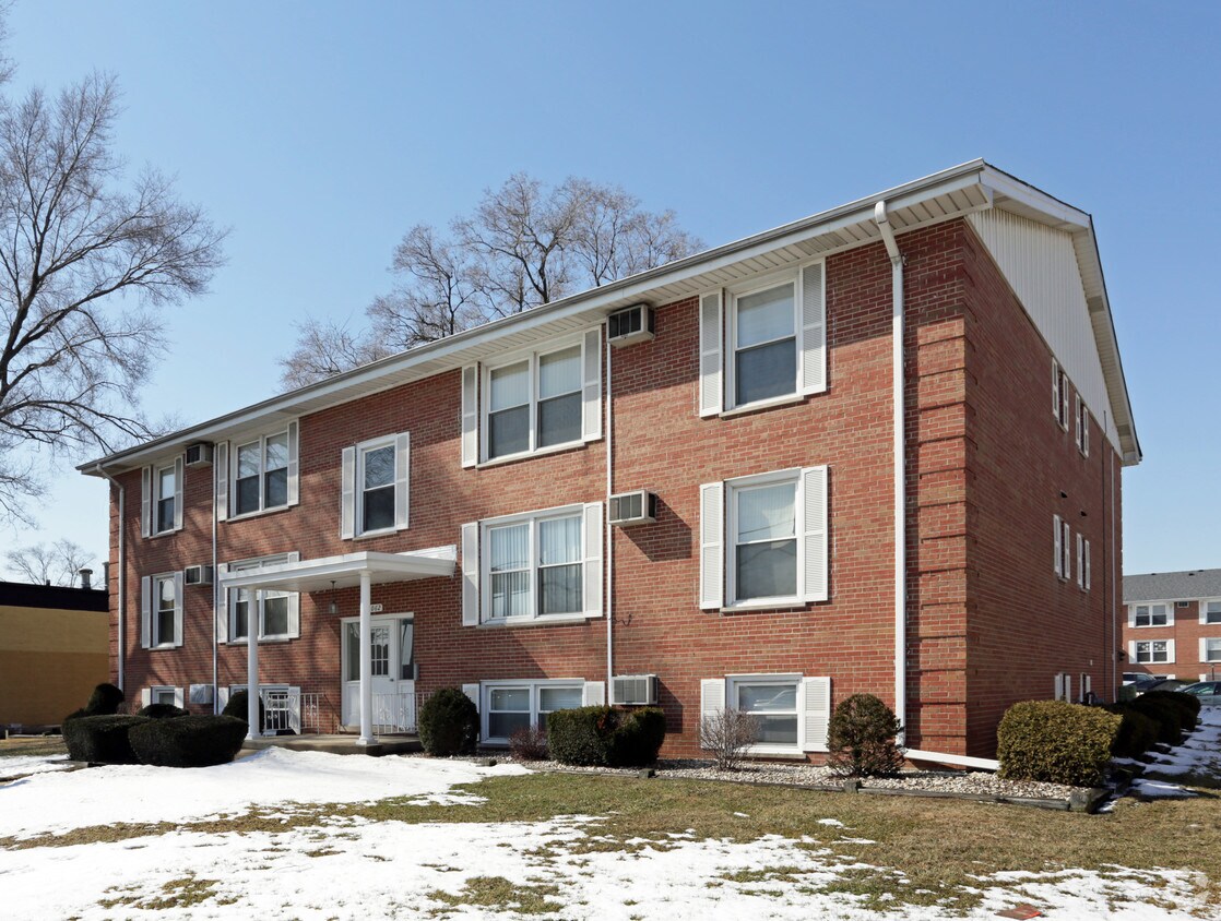 Primary Photo - 1062 S York Rd