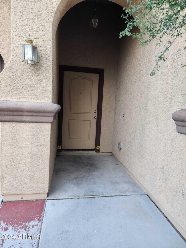 Foto del edificio - 7643 W Charter Oak Rd