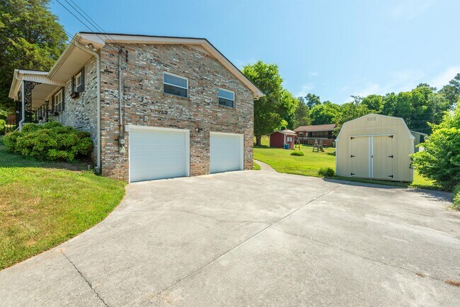 Foto del edificio - 6216 Mountain Laurel Rd