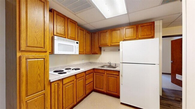 Foto del edificio - 5585 Straub Rd
