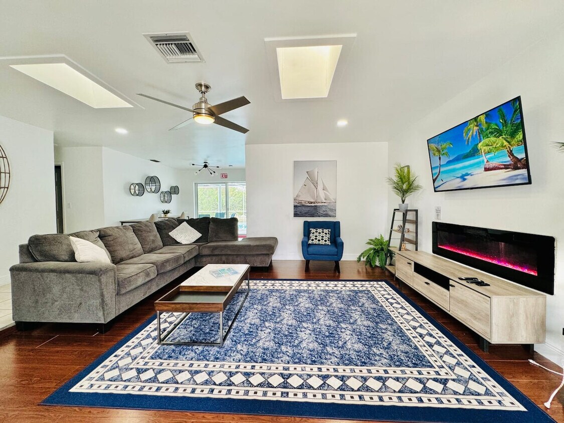 Foto principal - 8001 NW 21st St