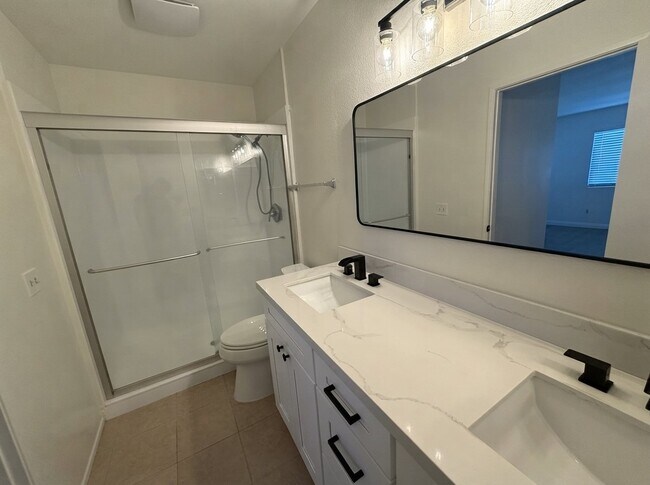 Foto del edificio - 214 Woodland Pkwy