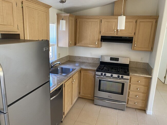 Foto del edificio - Beautiful, Home on Acreage in Valley Springs!