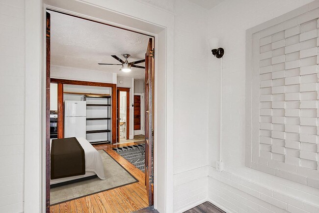 Building Photo - 428 S. Sherman