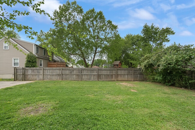Building Photo - 2607 Delor Ave