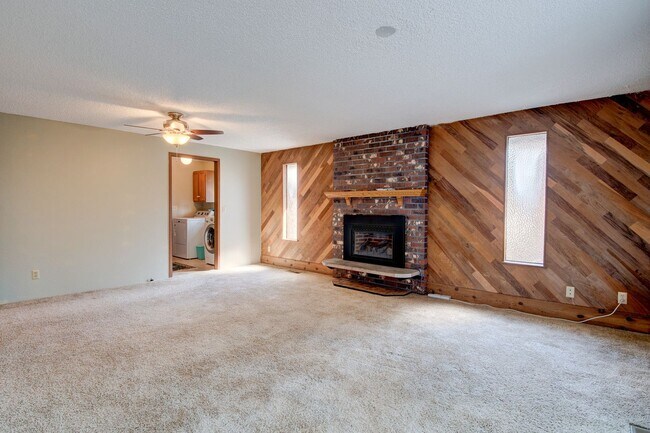 Foto del edificio - 3-bedroom, 2-bathroom single-level home