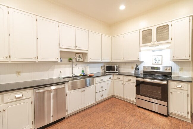 Building Photo - 2217 13th St