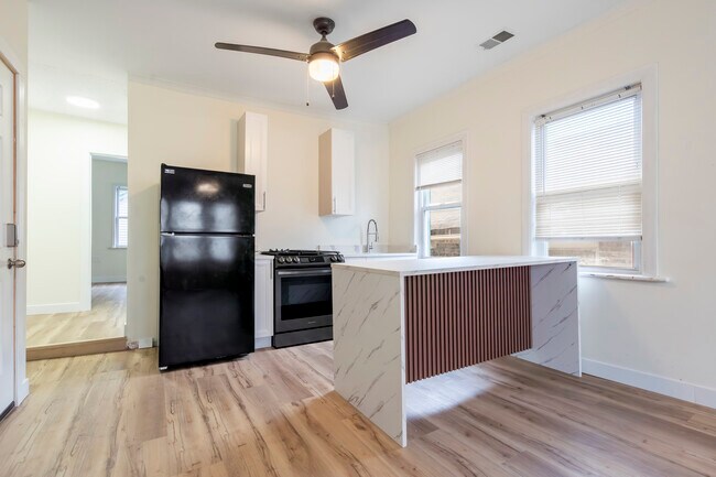 Foto del edificio - 1116 W 19th St